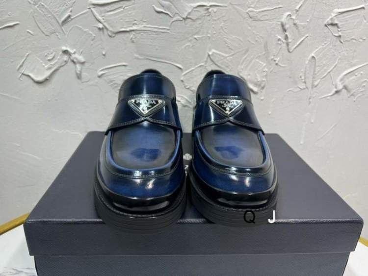 Picture of Prada Shoes _SKUPradasz38-45Z050218980